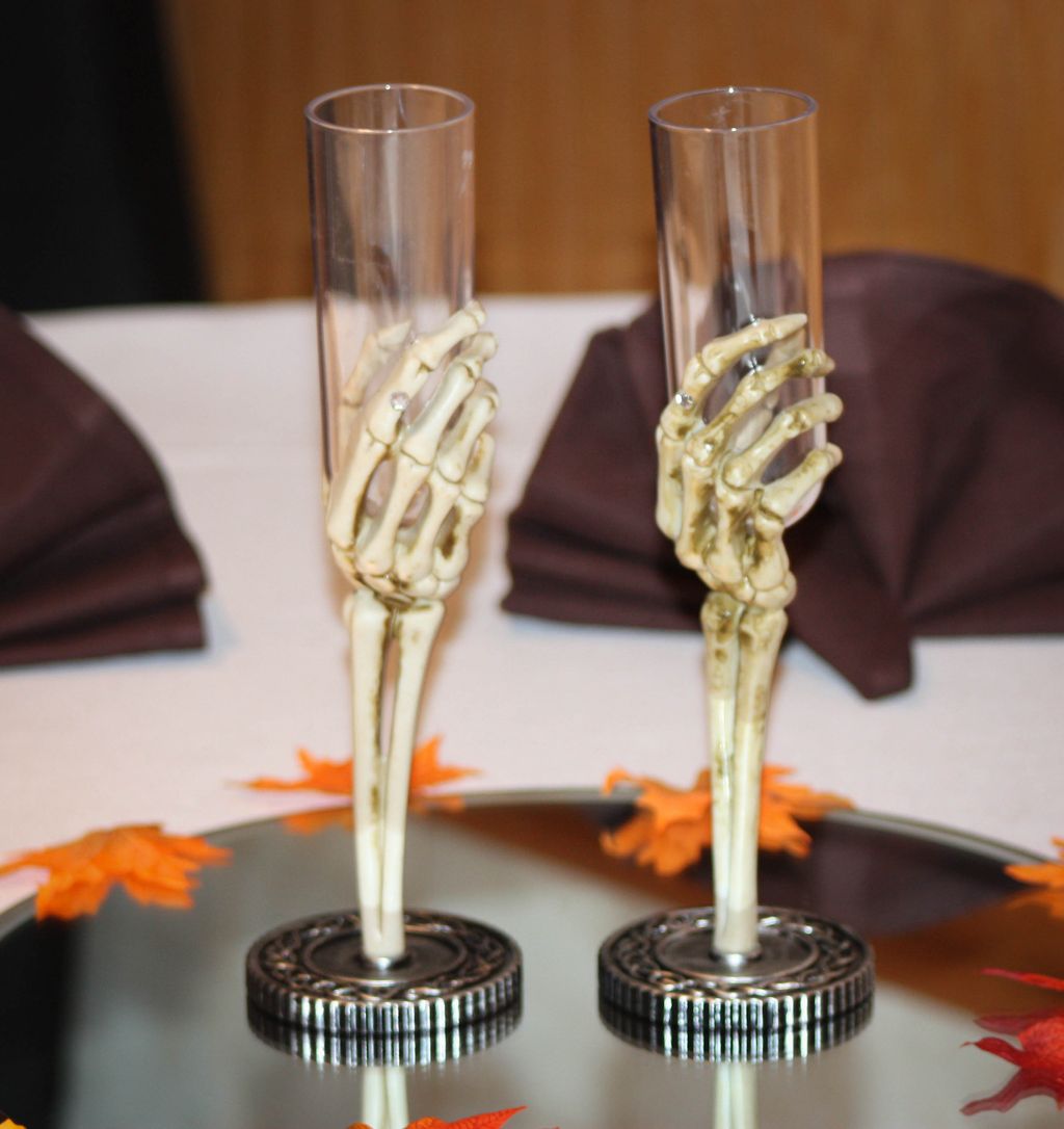 October/Halloween/Fall wedding :)