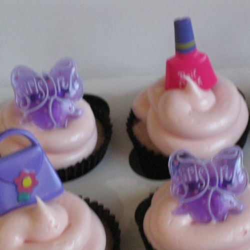 7 year old's birthday party cupcakes