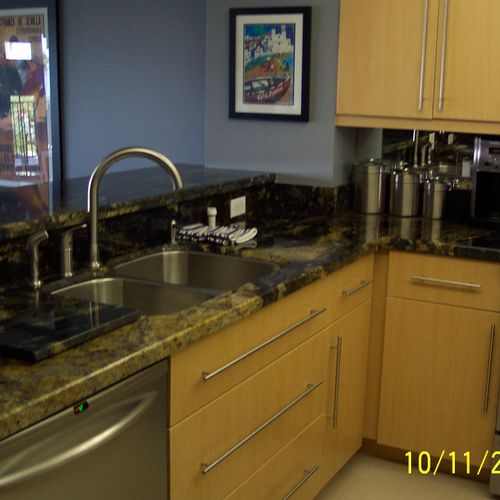 Kitchen Cabinetry Intallation and Counter Tops