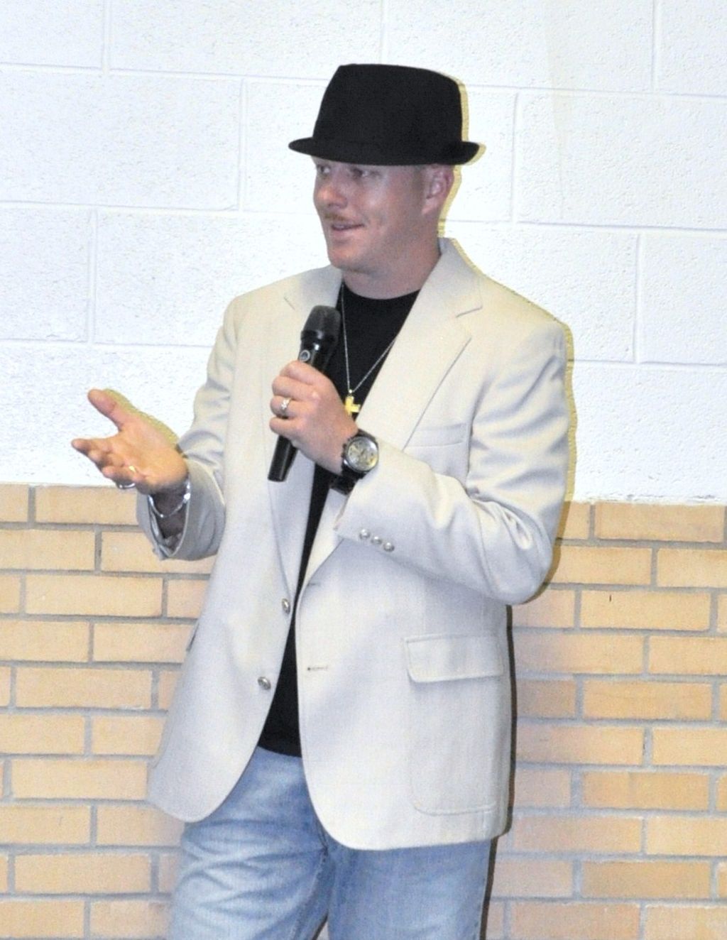 Comedian 'TJ' Reed doing what he does best.