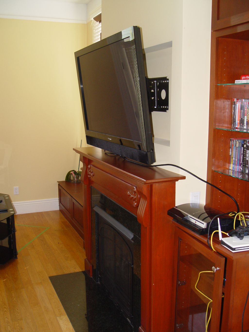 45 in. flat screen with tilt and swivel mount hung