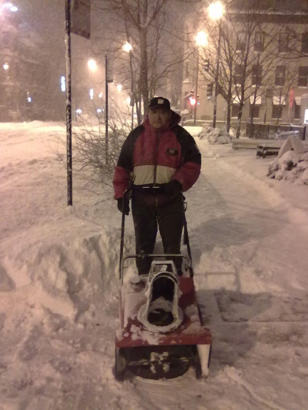 snow remover 24 hrs avaliable