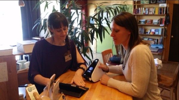 Using an Antioxidant Testing Tool on a client.