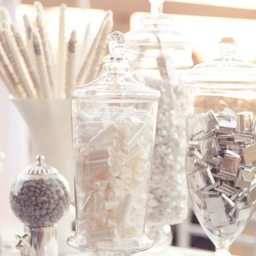 Candy bars are a great way to make your party look