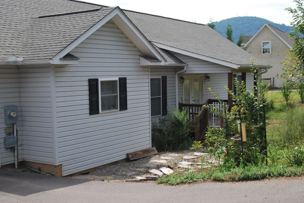 BEFORE: BR, LR & Bathroom addition to existing hom