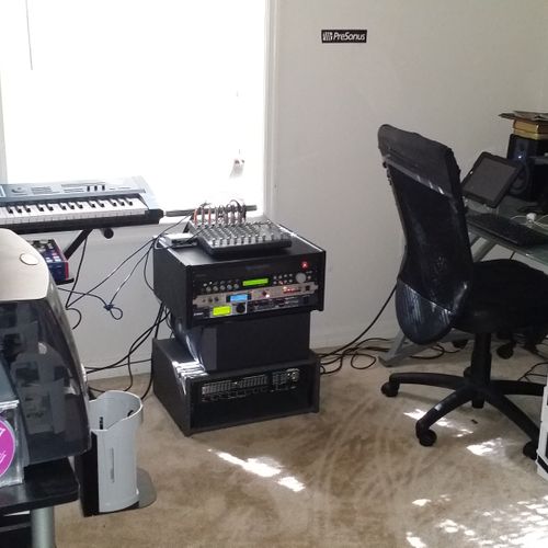 Our Home Recording Studio
Vocal Recording
Music Mi