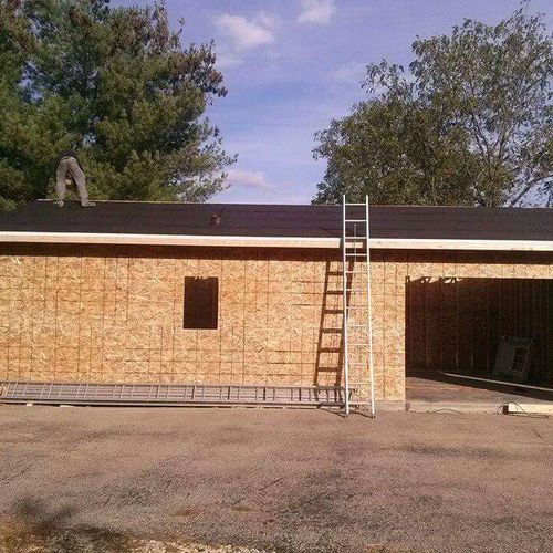 Walls of 22x36 detached garage with roof (2)