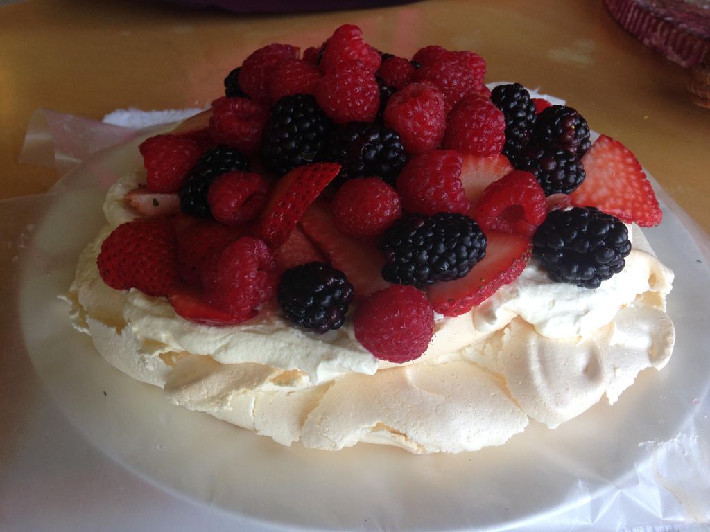 Berries Pavlova