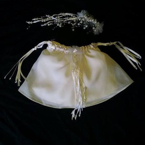 Handmade bridal purse and veils to match your wedd
