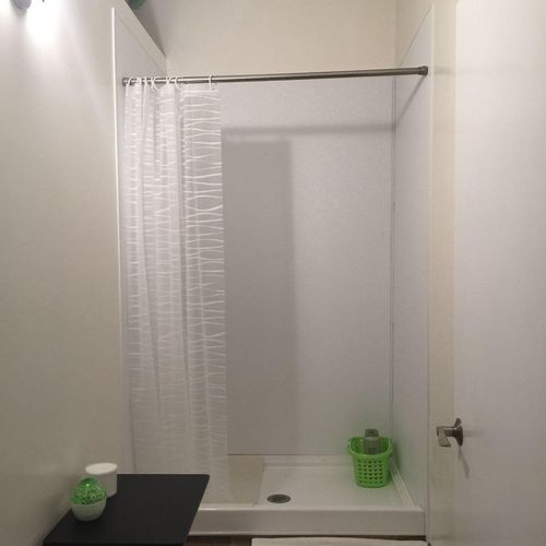 Showering room, Free shower