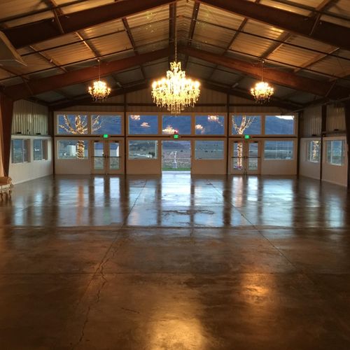 HUGE 5000 sq ft barn with Heat & A/C