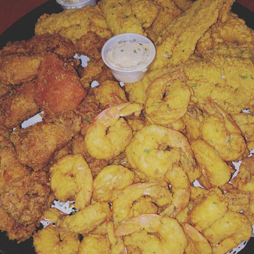 fried shrimp,fish,chicken drumette platter