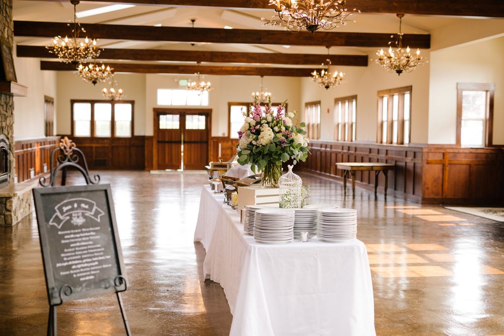 Buffet at Swan Trail Farms - Kelly Lemon Photograp