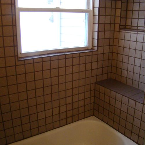 Tiled shower surround