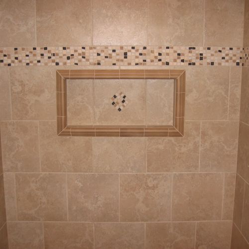 Large shower niche in Kenmore