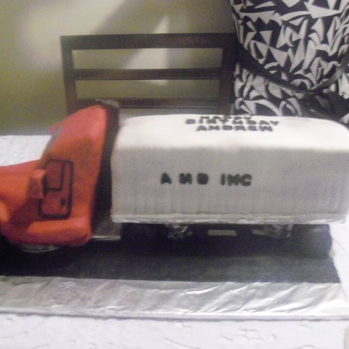 Tractor Trailer Truck Cake. The Trailer is Guyanes