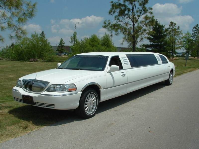 Super stretch limousine