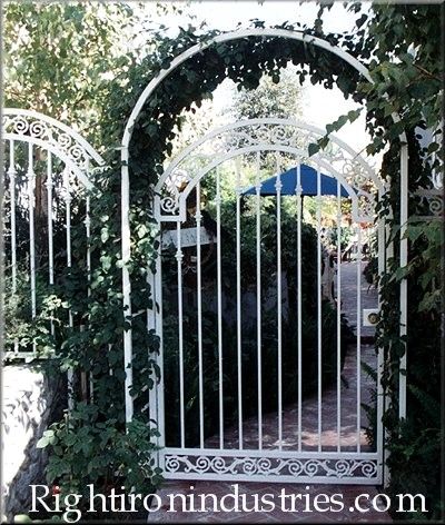 Corona 
Decorative Gate