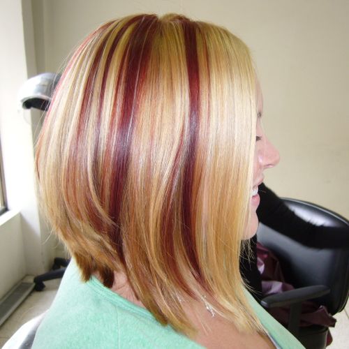 Experienced hairstylist specializing in hair color