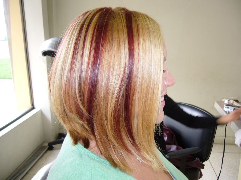 Experienced hairstylist specializing in hair color
