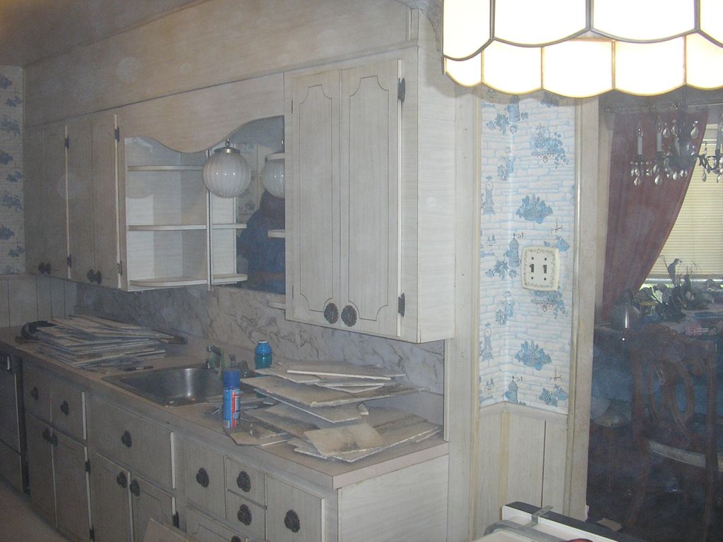 (BEFORE) This outdated kitchen in Yeadon, PA. will