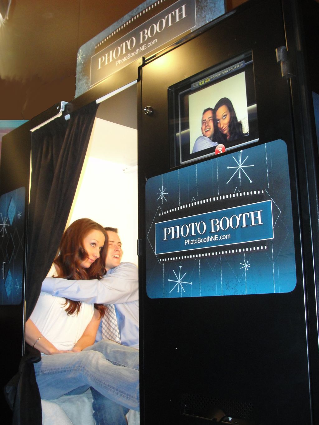 Booth with external monitor!
