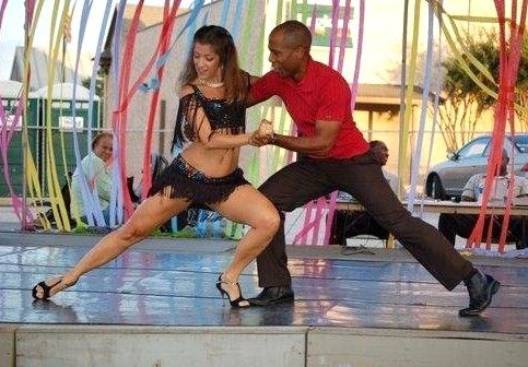 SALSA DANCERS