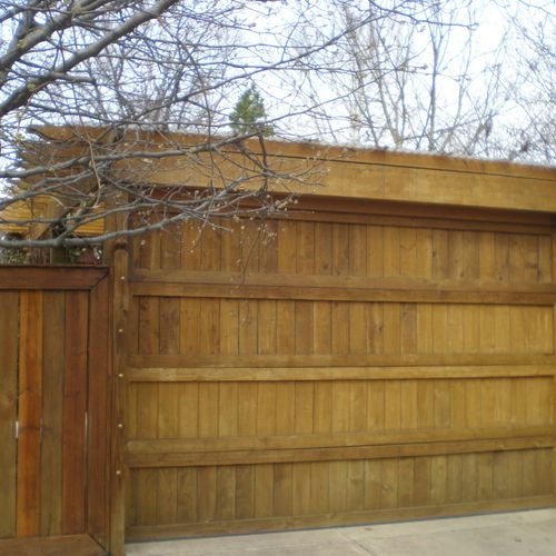 Garage Door & Fenced In Yard!