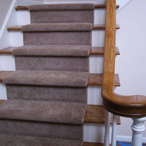 Refinish hardwood steps & handrails, bind carpet r