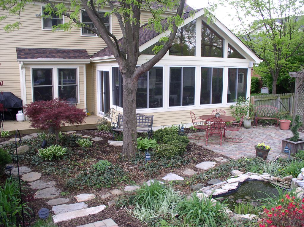 Sunroom or Screened Porch