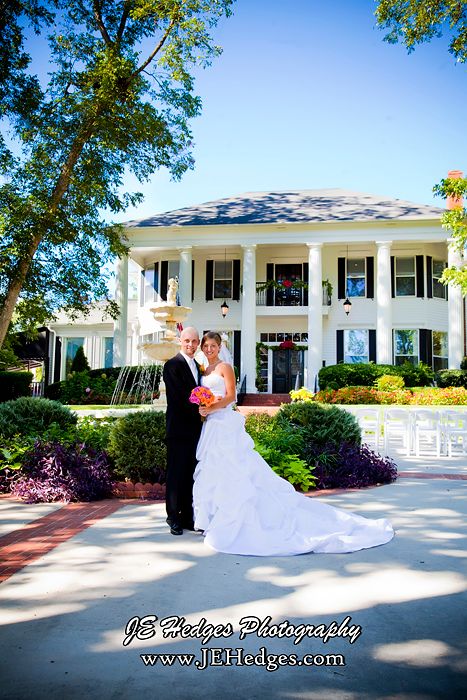 Another Victoria Belle Mansion happy couple!