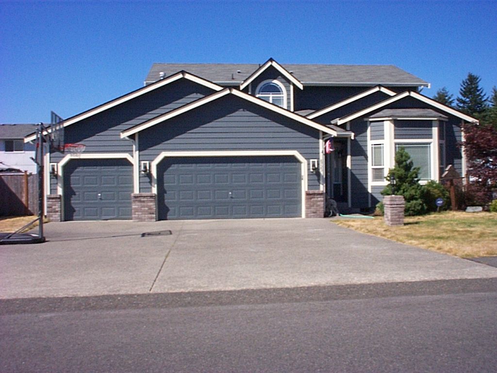 The homeowner of this Puyallup home selected bold 