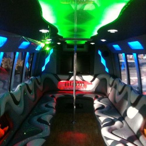 30 Person Limo Bus - limo4me.com