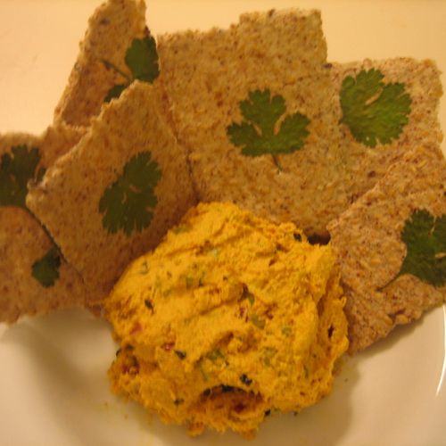 Raw Vegan Carrot "Tuna" with flax crackers