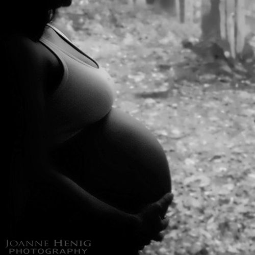Long Island maternity portraits by Joanne Henig Ph