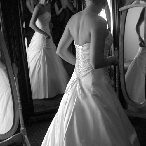 Portland bride in the mirror