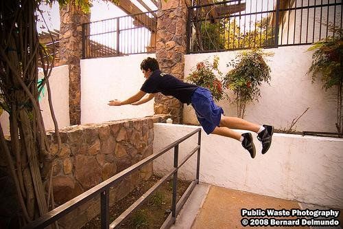 This is a parkour movement, it is called a kong.