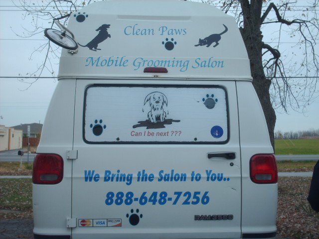 You have a full service grooming salon right outsi