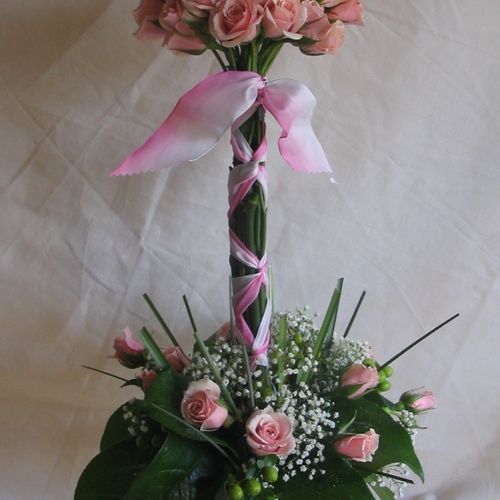 Pink rose topiary style design