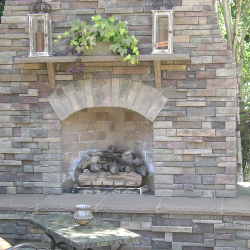 Rumford Fireplace -outdoor living area