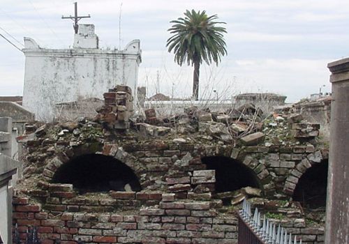 Open Tombs in St. Louis cemetery #1