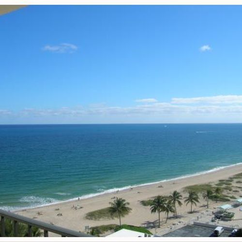 Ocean and pet loves this is it! Lauderdale by the 