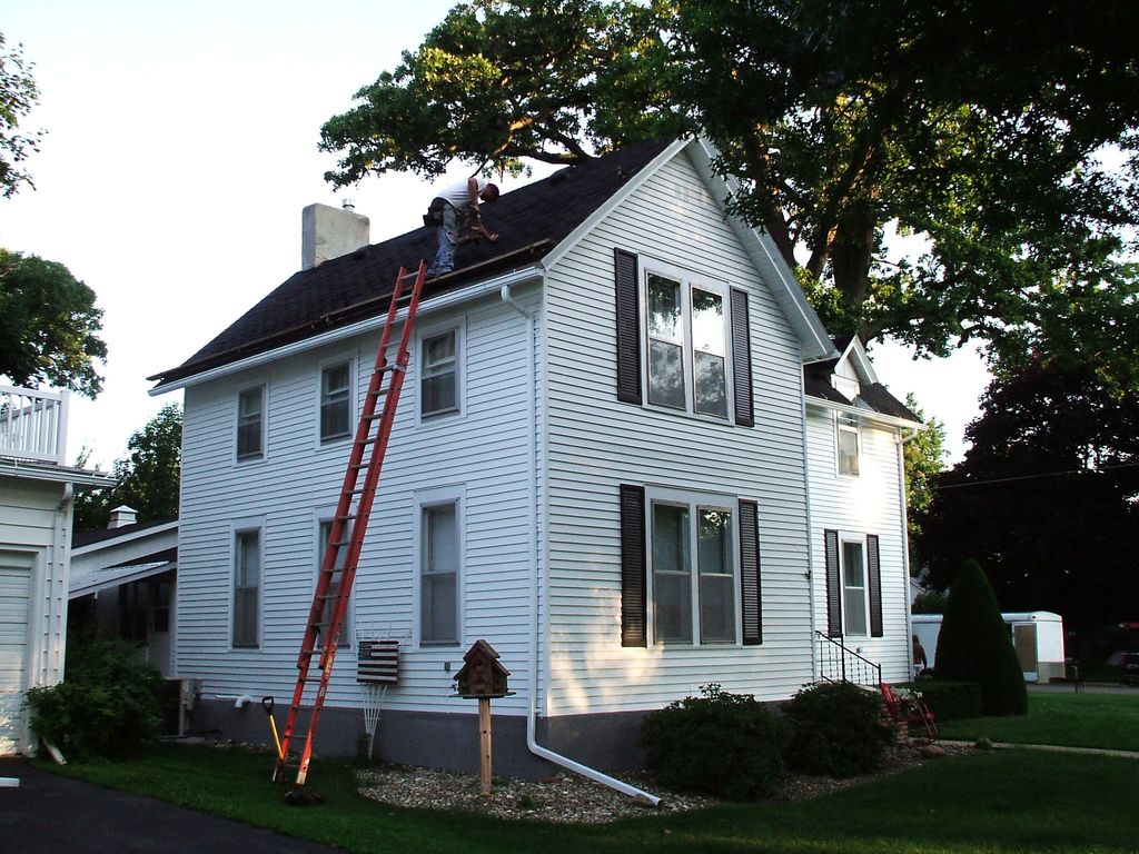 Strictly Roofing & Seamless Gutter Inc.