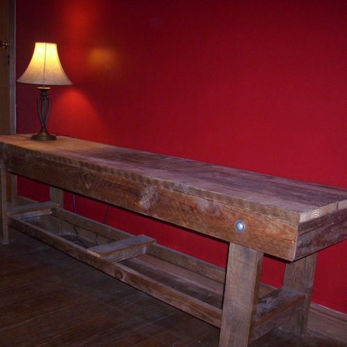 Table made from reclaimed wood, available in end t