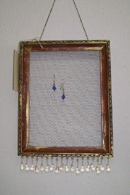Vintage Frame jewelry display keeps your earrings 