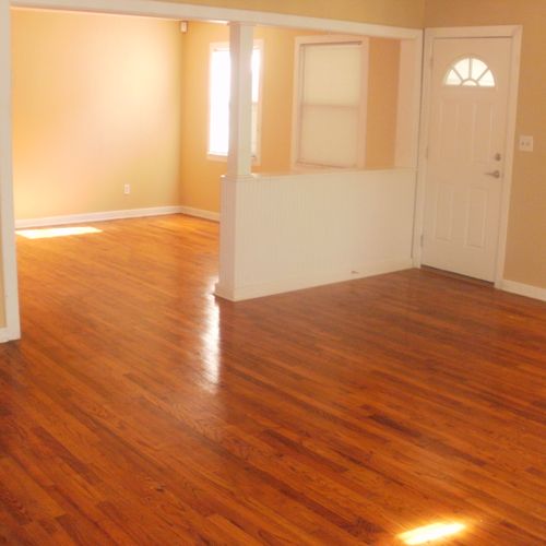 Hardwood floor clean and polish. Vacant house.