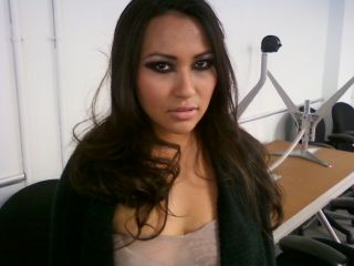 real model crazy smokey eye