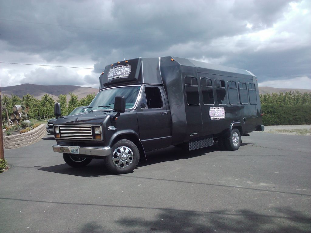Dave's Party Bus