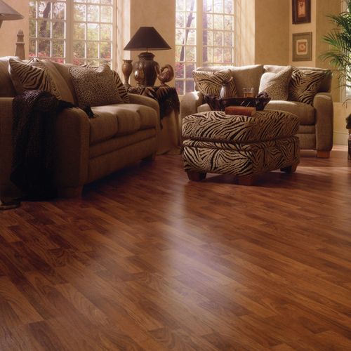 Laminate flooring in Livingroom