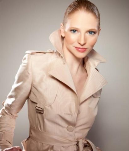 Designer: Maggie Norris Couture
Model: Bianca
Make